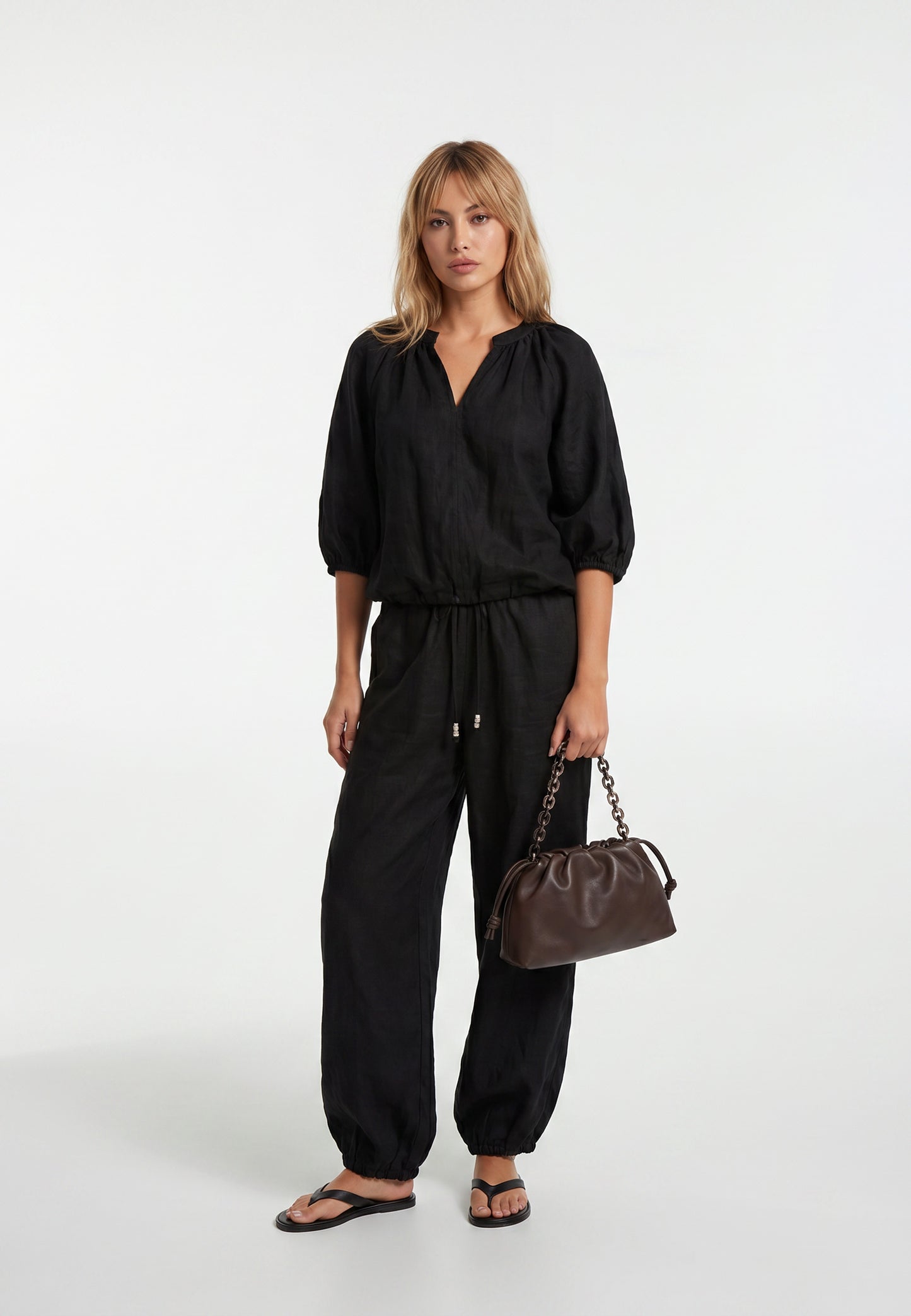 Zestaw Belaro Black – Czarna Bluzka Balonowa + Spodnie Jogger Lniane