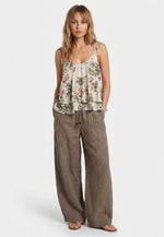 Letni Zestaw – Jedwabisty Top Kwiatowy + Lniane Spodnie Wide-Leg