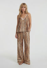 Plażowy Zestaw Belaro – Top Halter + Spodnie Wide-Leg z Nadrukiem